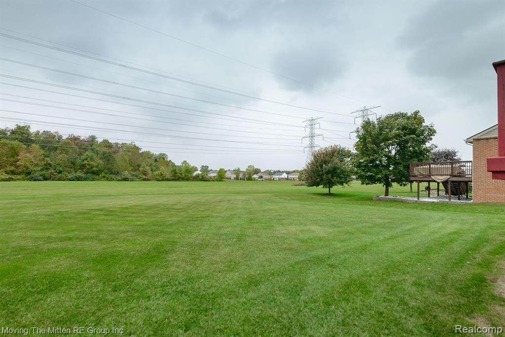 13320 COUNTRY WALK, Belleville, MI 48111 — Photo 46