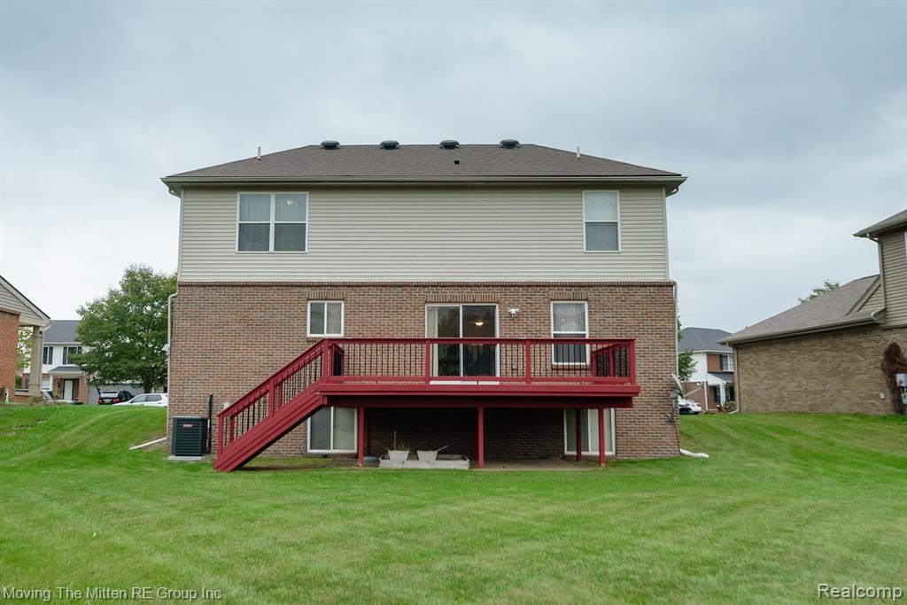 13320 COUNTRY WALK, Belleville, MI 48111 — Photo 48