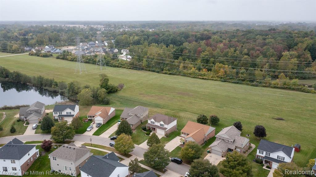 13320 COUNTRY WALK, Belleville, MI 48111 — Photo 57