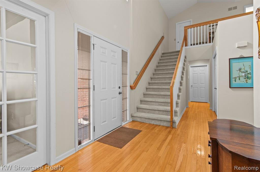 1471 TREYBORNE Circle, Commerce Twp, MI 48390 — Photo 3