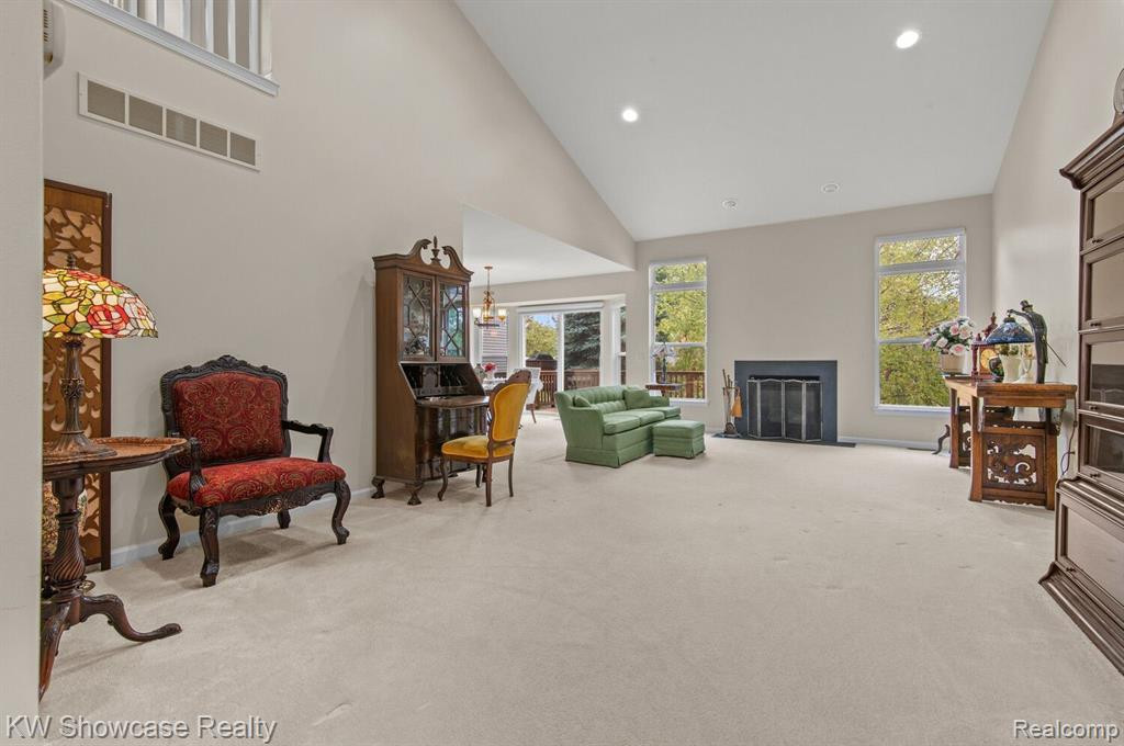 1471 TREYBORNE Circle, Commerce Twp, MI 48390 — Photo 4