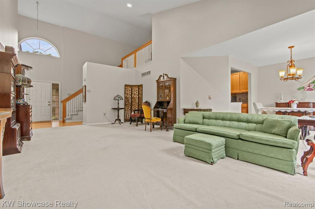 1471 TREYBORNE Circle, Commerce Twp, MI 48390 — Photo 5