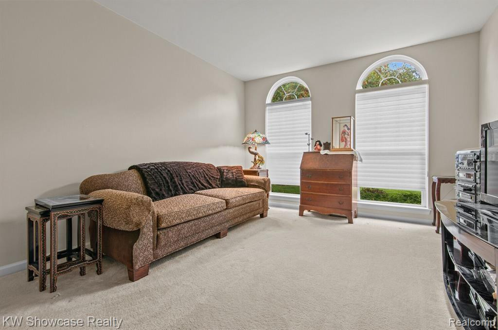 1471 TREYBORNE Circle, Commerce Twp, MI 48390 — Photo 13