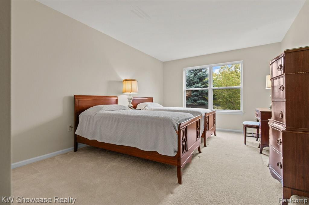 1471 TREYBORNE Circle, Commerce Twp, MI 48390 — Photo 19
