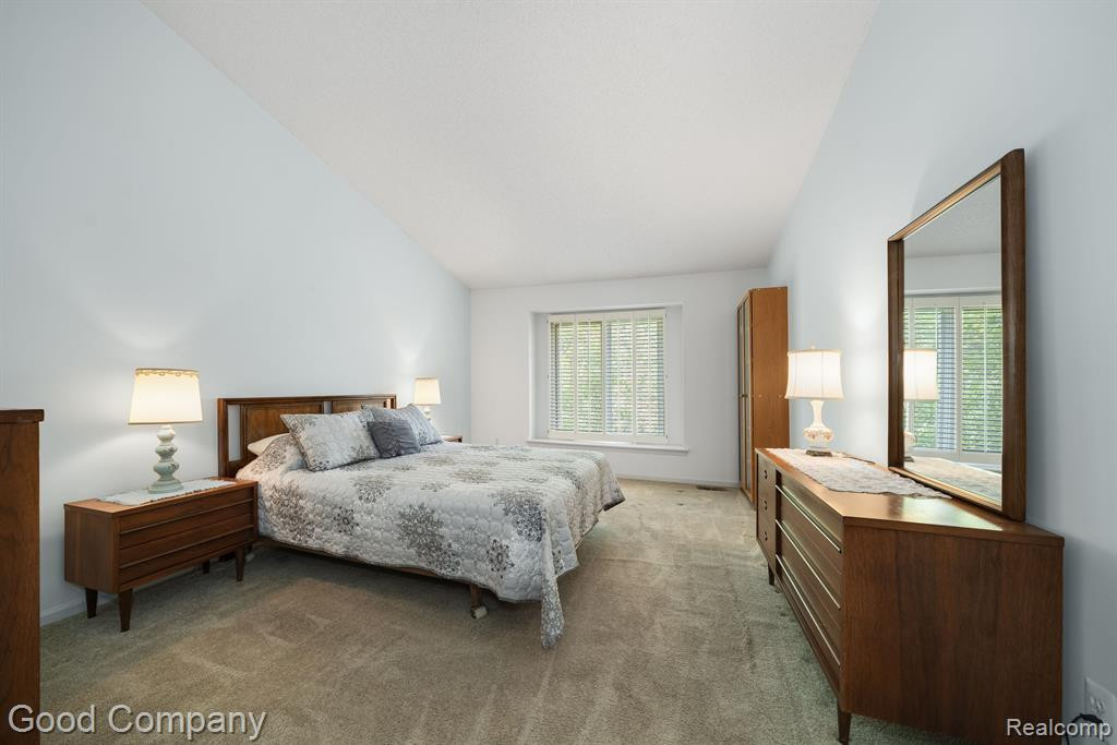 35330 Blue Spruce Drive, Farmington Hills, MI 48335 — Photo 9