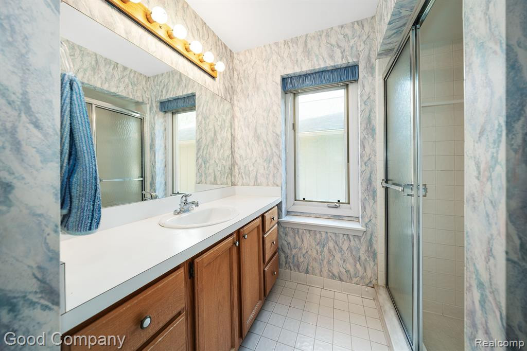 35330 Blue Spruce Drive, Farmington Hills, MI 48335 — Photo 12