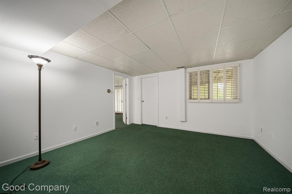 35330 Blue Spruce Drive, Farmington Hills, MI 48335 — Photo 15