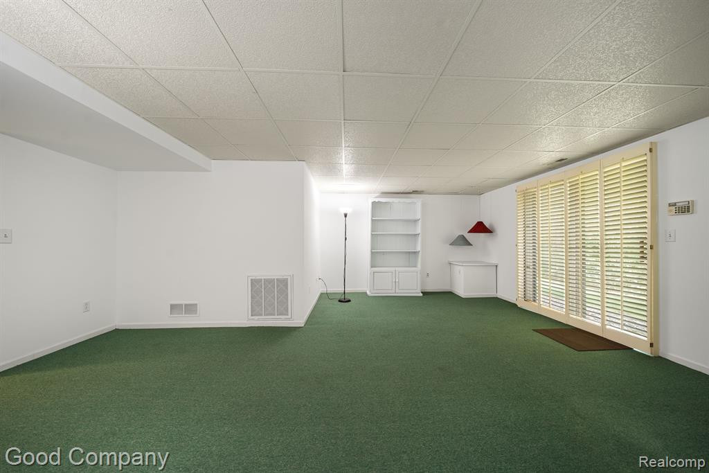 35330 Blue Spruce Drive, Farmington Hills, MI 48335 — Photo 17