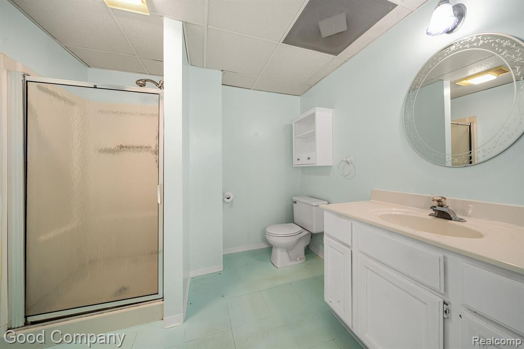 35330 Blue Spruce Drive, Farmington Hills, MI 48335 — Photo 18