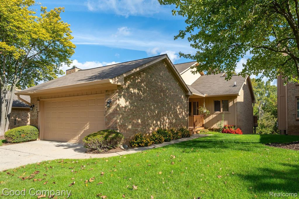 35330 Blue Spruce Drive, Farmington Hills, MI 48335 — Photo 28