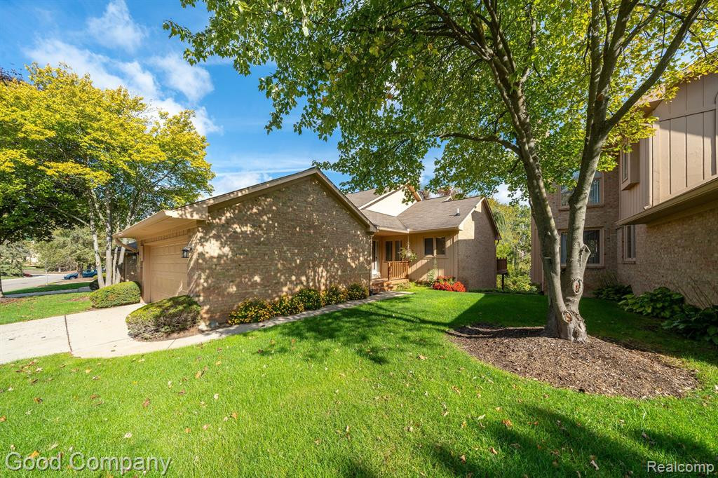 35330 Blue Spruce Drive, Farmington Hills, MI 48335 — Photo 29
