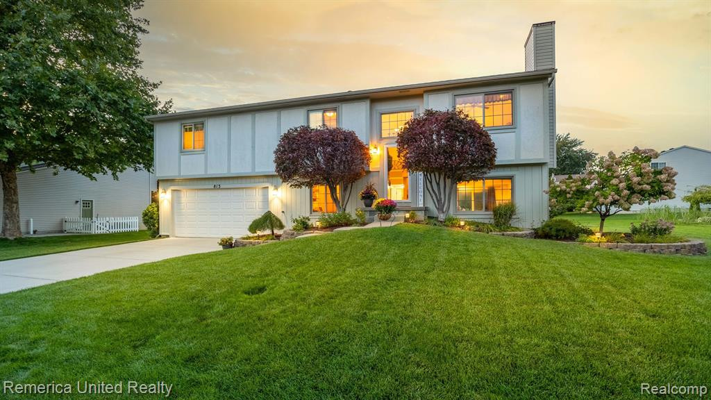 813 BRICK Lane, South Lyon, MI 48178 — Photo 2
