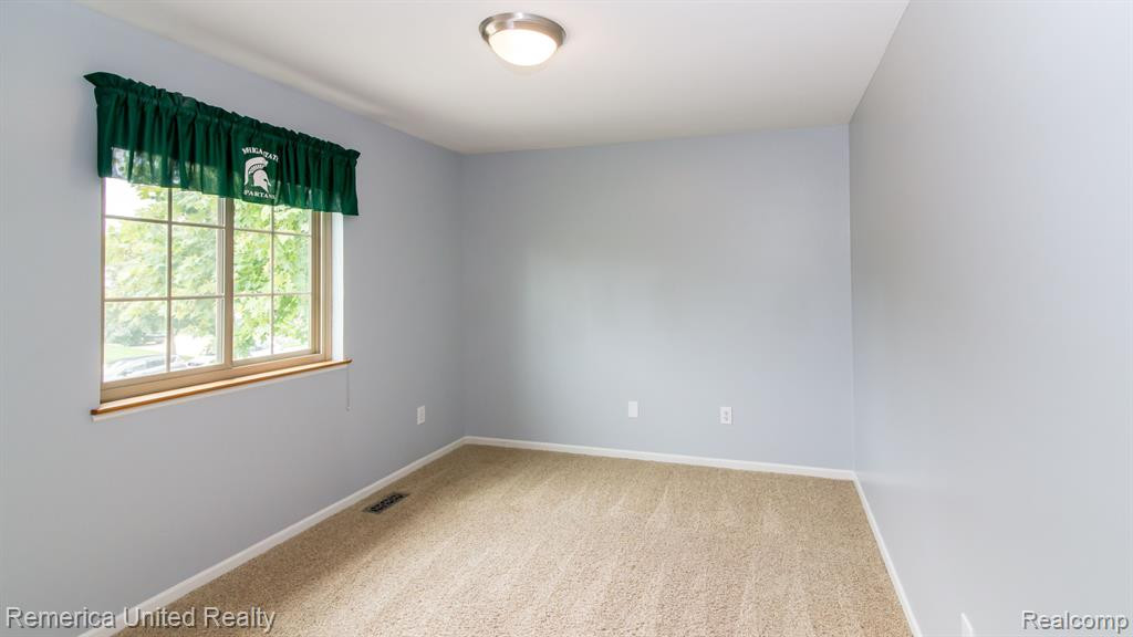 813 BRICK Lane, South Lyon, MI 48178 — Photo 32
