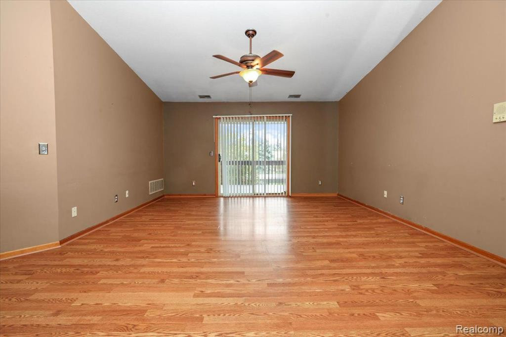 46079 TALLGRASS, Van Buren, MI 48111 — Photo 4