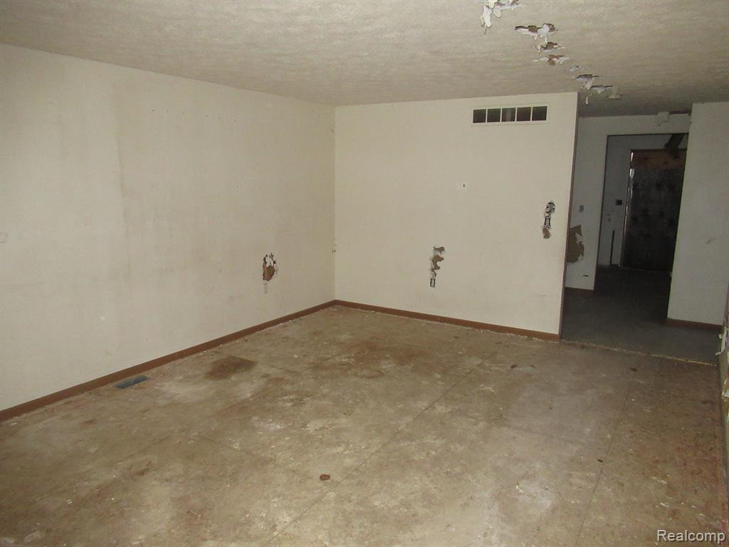 4487 FRENCH Road, Detroit, MI 48214 — Photo 4