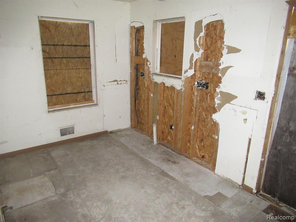 4487 FRENCH Road, Detroit, MI 48214 — Photo 6