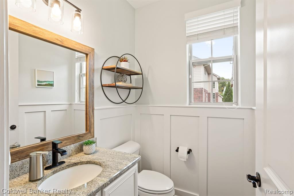 22996 FREMONT Drive N, South Lyon, MI 48178 — Photo 16