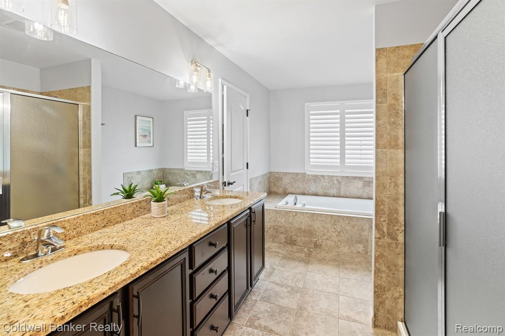 22996 FREMONT Drive N, South Lyon, MI 48178 — Photo 38