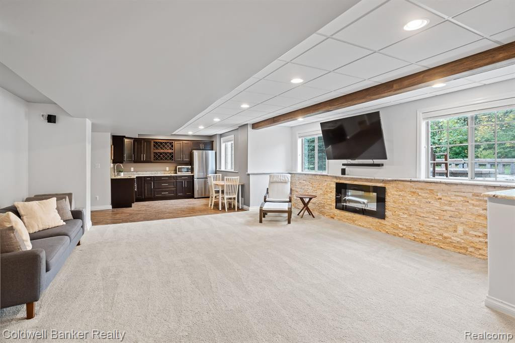 22996 FREMONT Drive N, South Lyon, MI 48178 — Photo 44