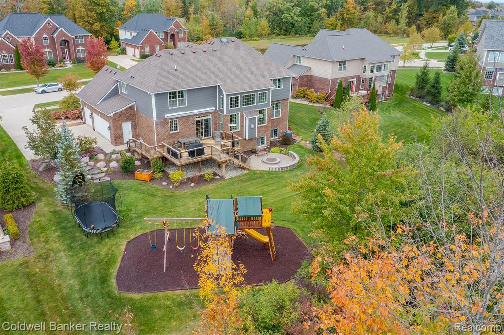 22996 FREMONT Drive N, South Lyon, MI 48178 — Photo 57