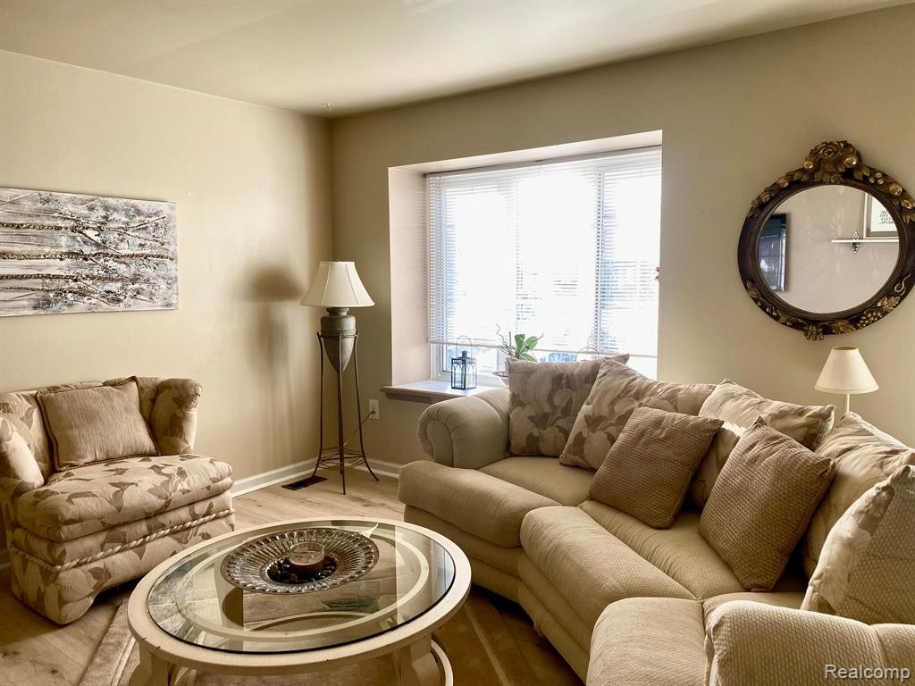 24475 BASHIAN Drive, Novi, MI — Photo 3