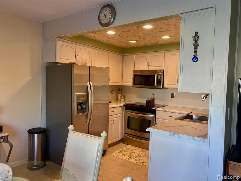 24475 BASHIAN Drive, Novi, MI — Photo 8