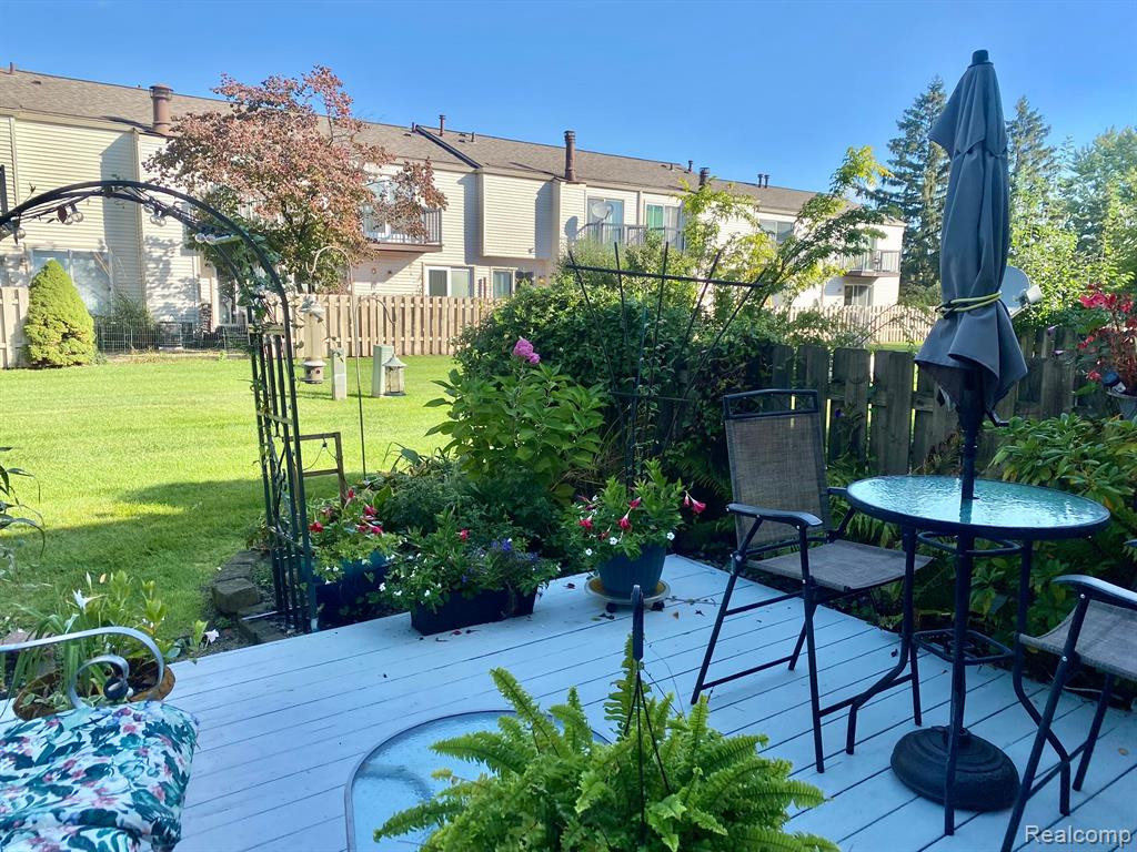 24475 BASHIAN Drive, Novi, MI — Photo 11