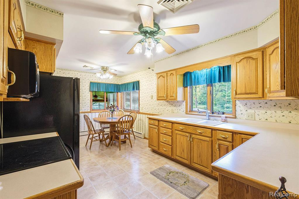 118 WATER Street, Byron, MI 48418 — Photo 6