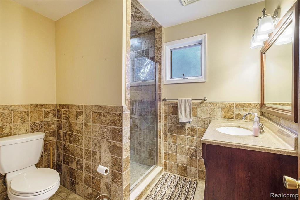 118 WATER Street, Byron, MI 48418 — Photo 9