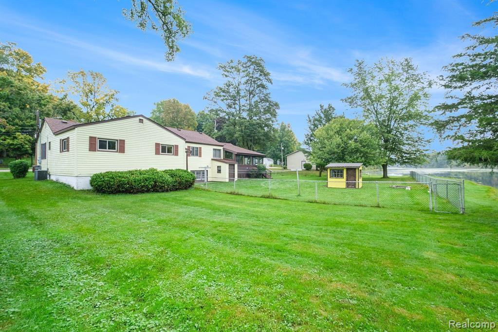 118 WATER Street, Byron, MI 48418 — Photo 18