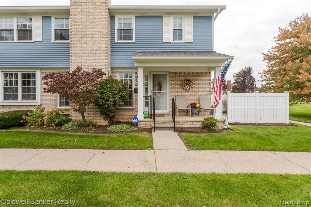 20927 W GLEN HAVEN Circle, Northville, MI 48167 — Photo 2