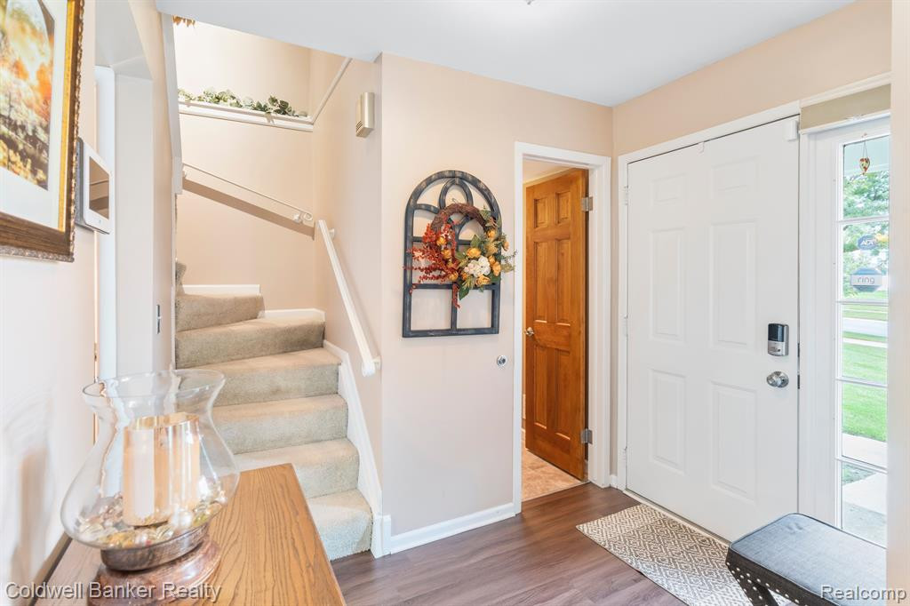 20927 W GLEN HAVEN Circle, Northville, MI 48167 — Photo 4
