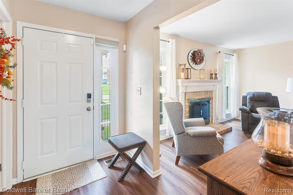 20927 W GLEN HAVEN Circle, Northville, MI 48167 — Photo 5