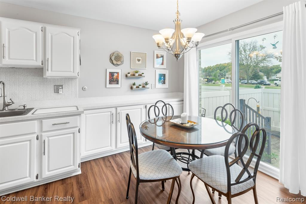 20927 W GLEN HAVEN Circle, Northville, MI 48167 — Photo 9