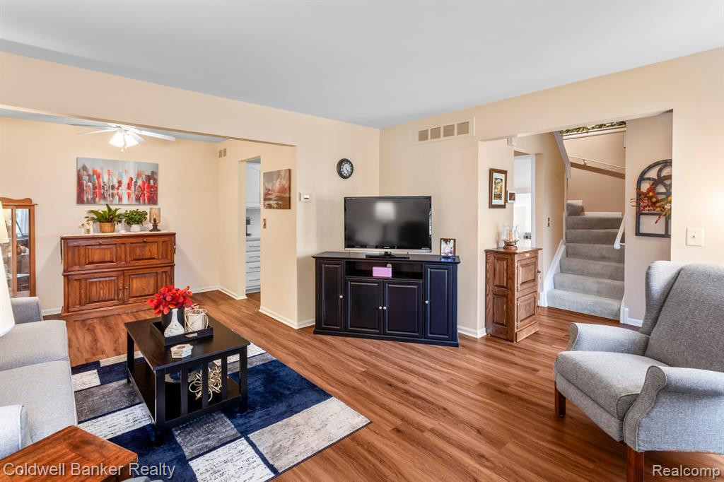 20927 W GLEN HAVEN Circle, Northville, MI 48167 — Photo 16