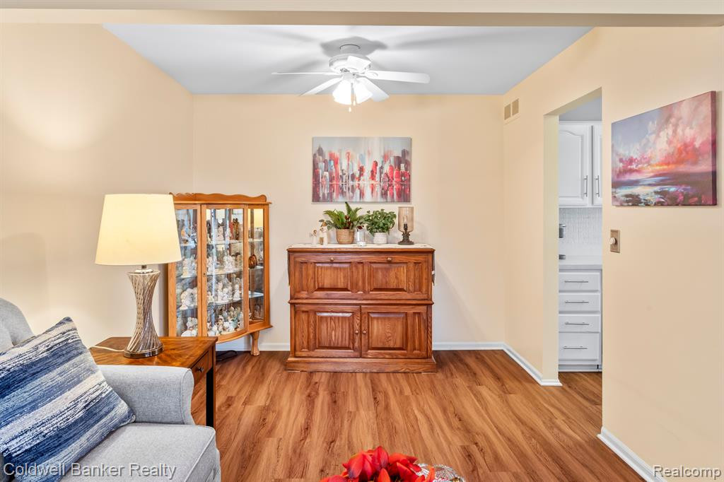 20927 W GLEN HAVEN Circle, Northville, MI 48167 — Photo 17