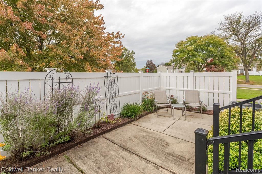 20927 W GLEN HAVEN Circle, Northville, MI 48167 — Photo 31