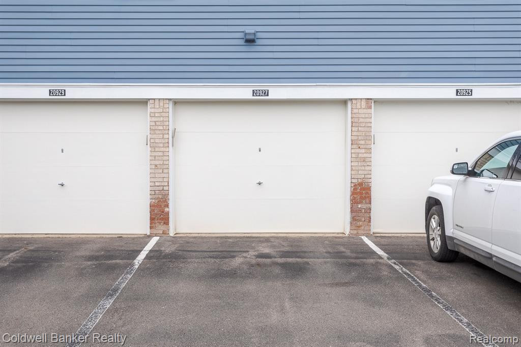 20927 W GLEN HAVEN Circle, Northville, MI 48167 — Photo 33