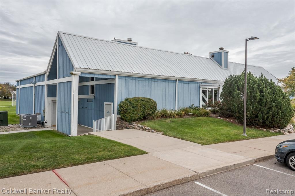 20927 W GLEN HAVEN Circle, Northville, MI 48167 — Photo 35