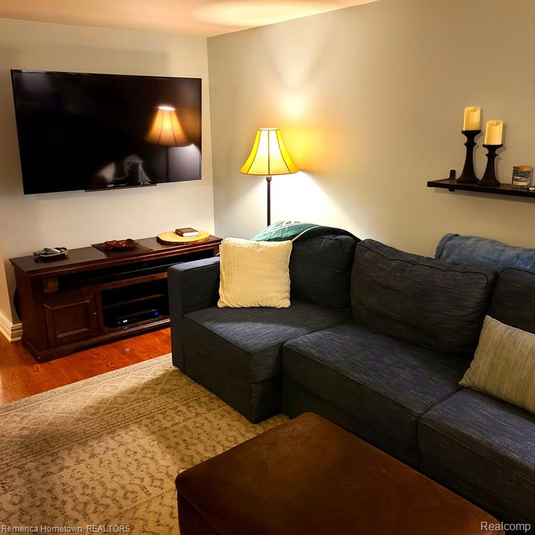 306 E ANN ARBOR Trail, Plymouth, MI 48170 — Photo 7