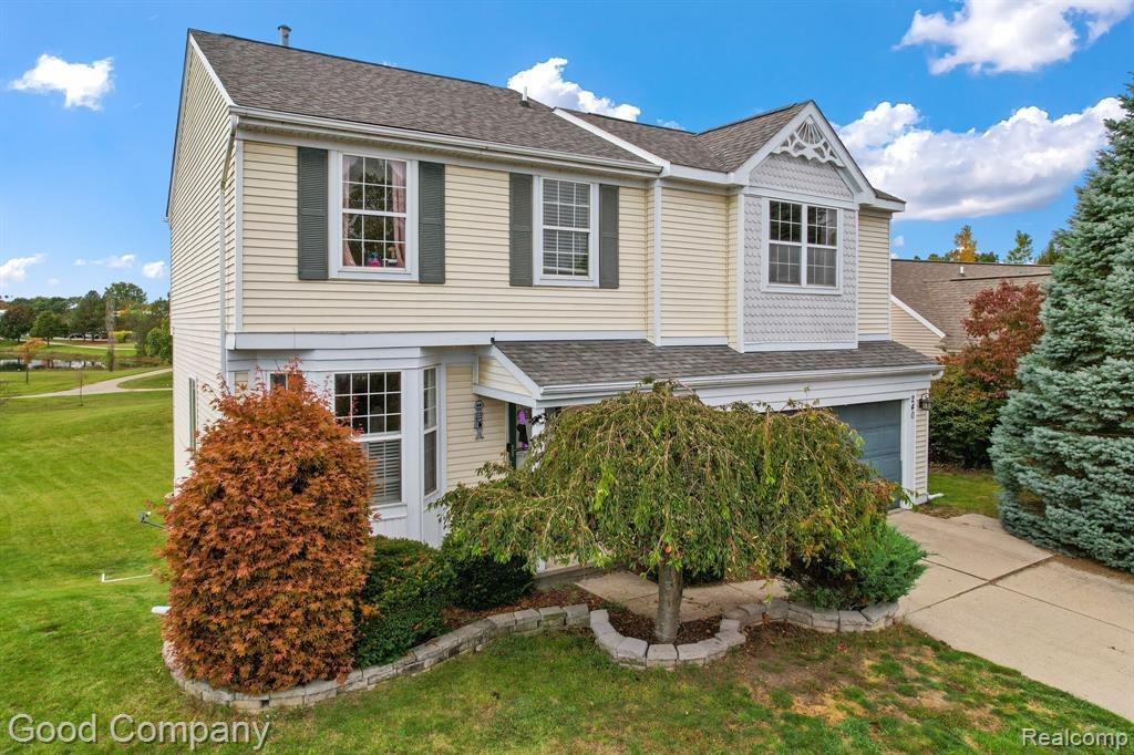 240 ABERDEEN Court, Belleville, MI 48111 — Photo 2