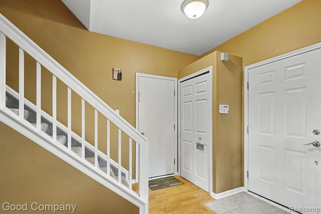 240 ABERDEEN Court, Belleville, MI 48111 — Photo 3