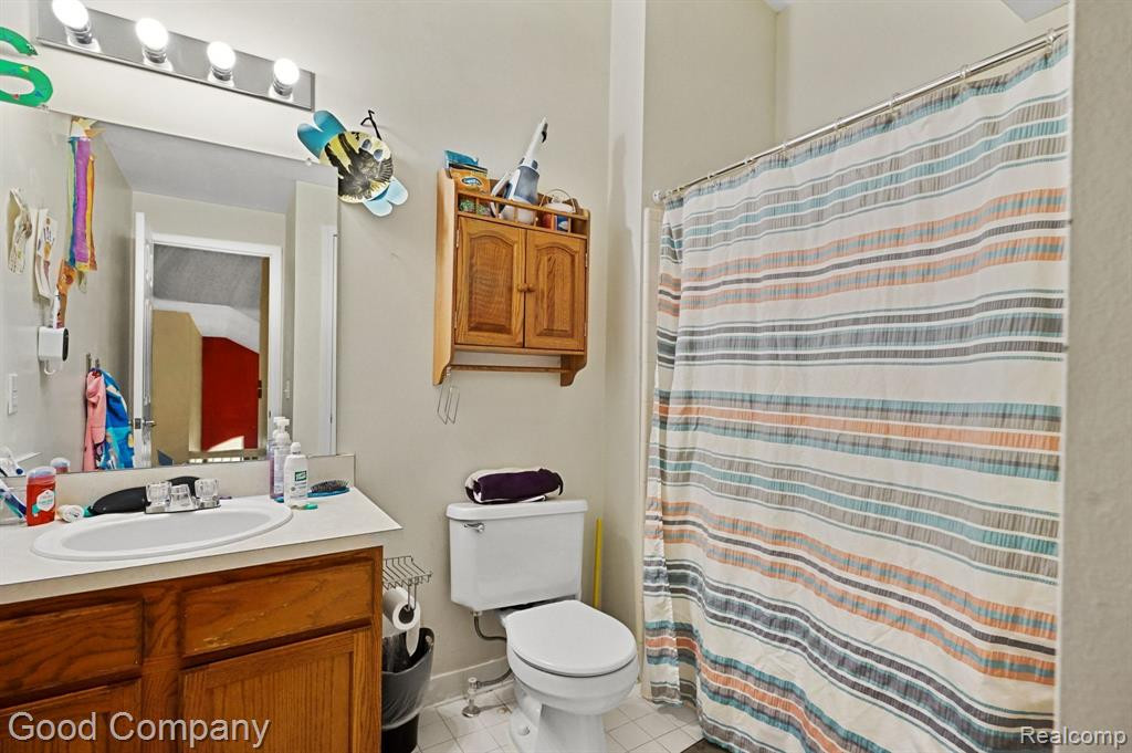 240 ABERDEEN Court, Belleville, MI 48111 — Photo 16