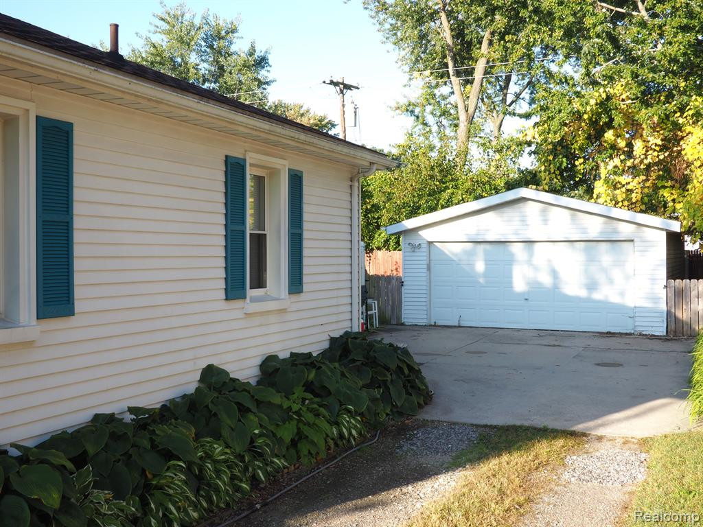 208 OREGON Street, Ypsilanti, MI 48198 — Photo 4