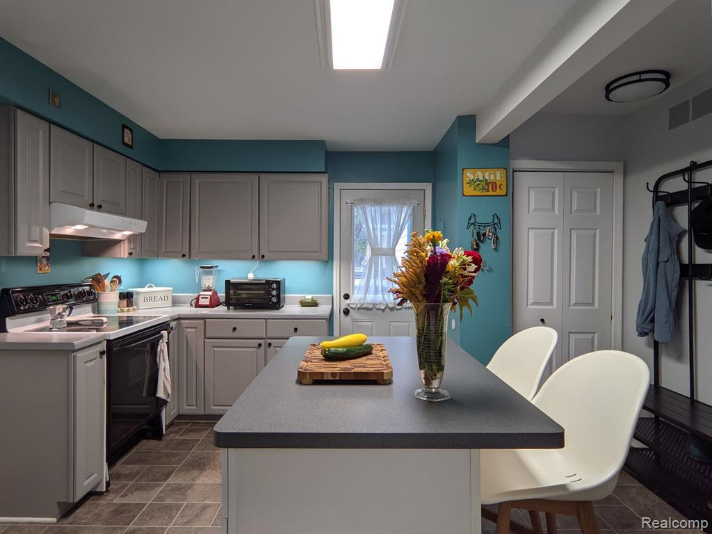 208 OREGON Street, Ypsilanti, MI 48198 — Photo 16
