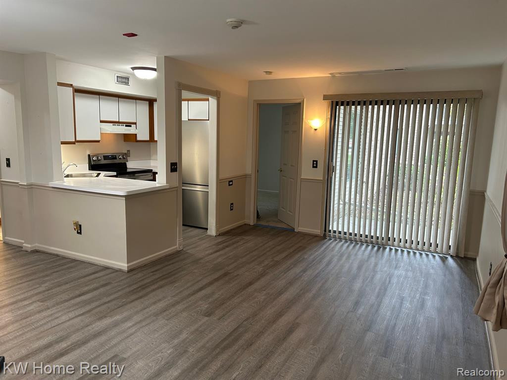 42547 LILLEY POINTE, Canton, MI 48187 — Photo 3