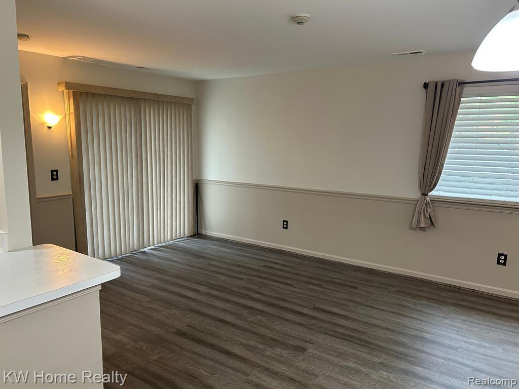 42547 LILLEY POINTE, Canton, MI 48187 — Photo 4