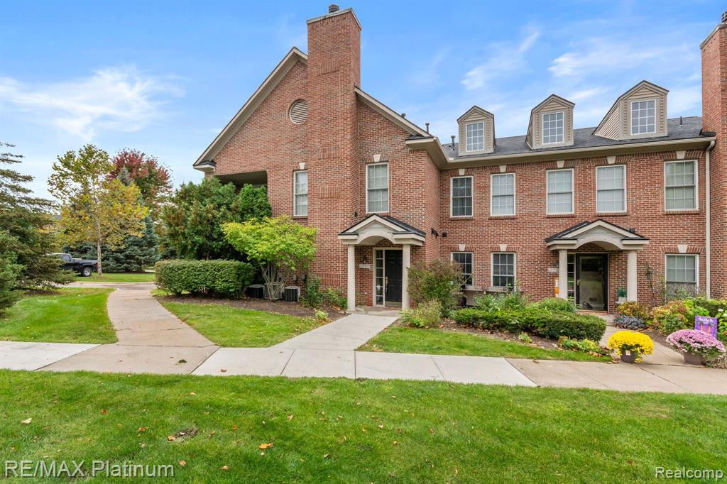 5745 HAMPSHIRE Lane, Ypsilanti, MI 48197 — Photo 2