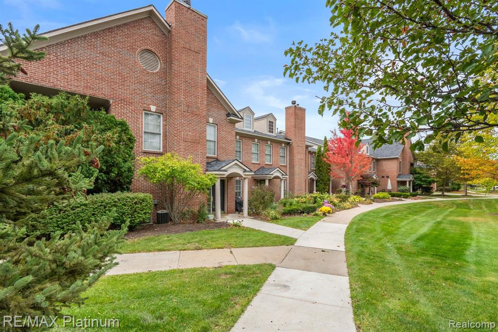 5745 HAMPSHIRE Lane, Ypsilanti, MI 48197 — Photo 3