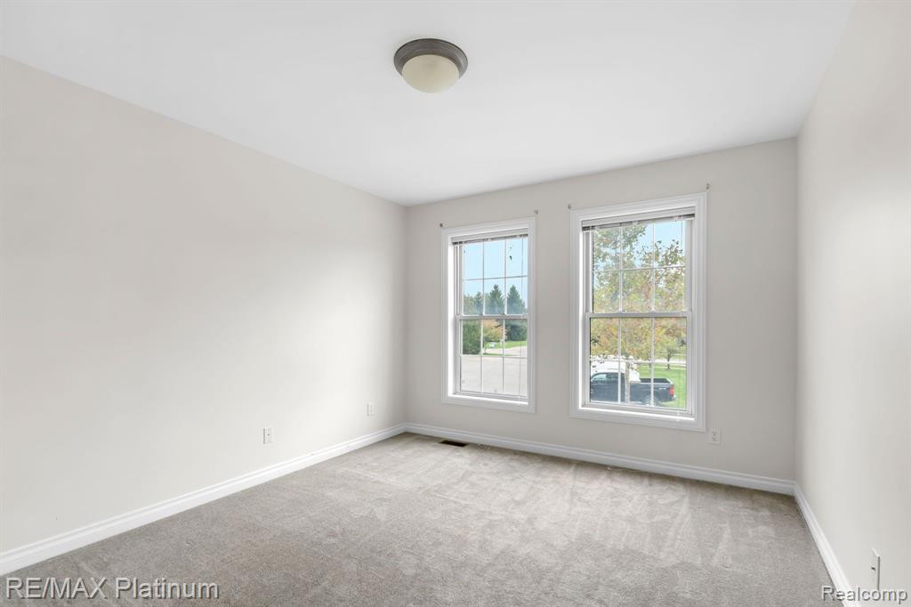 5745 HAMPSHIRE Lane, Ypsilanti, MI 48197 — Photo 7